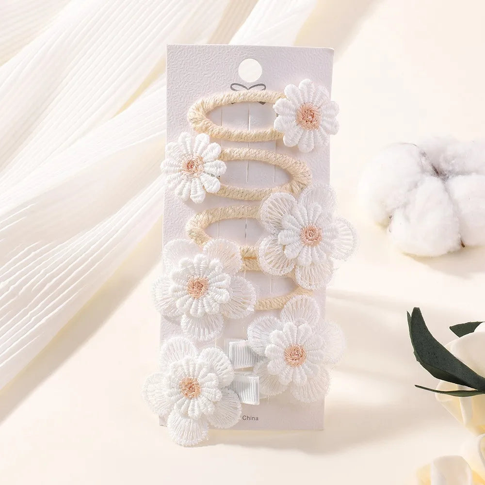 Blumenhafte Haarspangen