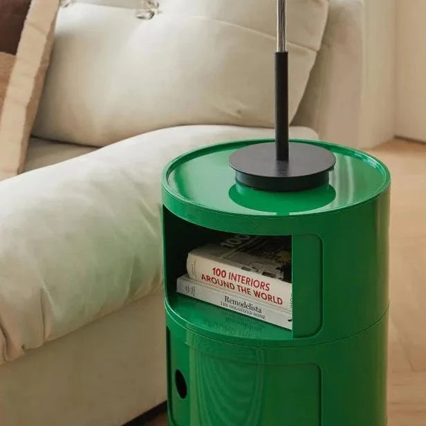 Farbenfroher Beistelltisch mit Schubladen